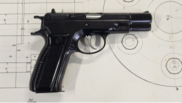 pistolet CZ 75 éprouvé en 1980 calibre 9mm para