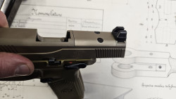 pistolet FN FNX-45 tactical avec accessoires