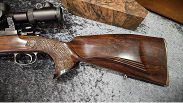carabine à verrou calibre 7x64 crosse sculptée écailles