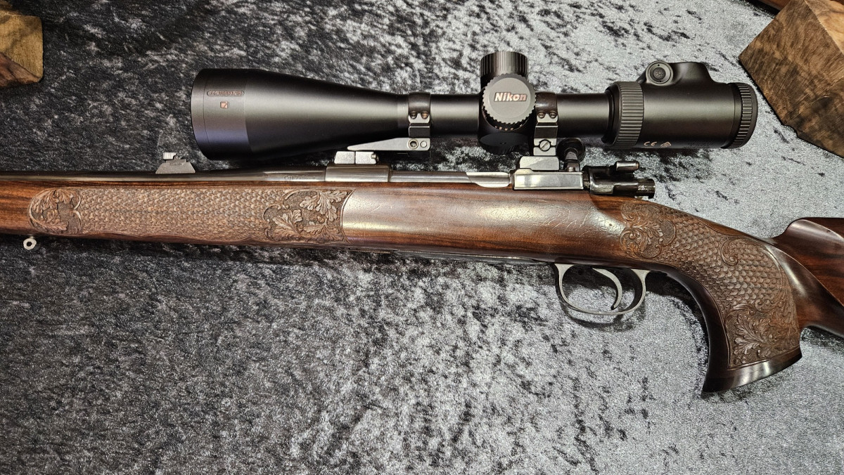 carabine à verrou calibre 7x64 crosse sculptée écailles