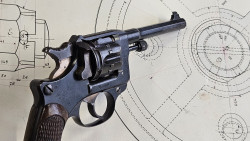 revolver reglementaire français 1892