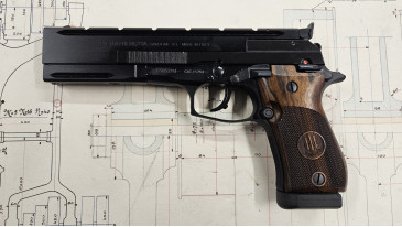 pistolet beretta 87 target wood grip 22 LR