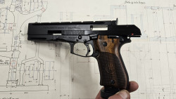 pistolet beretta 87 target wood grip 22 LR