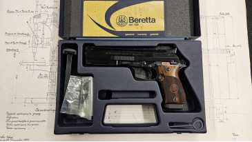 pistolet beretta 87 target wood grip 22 LR